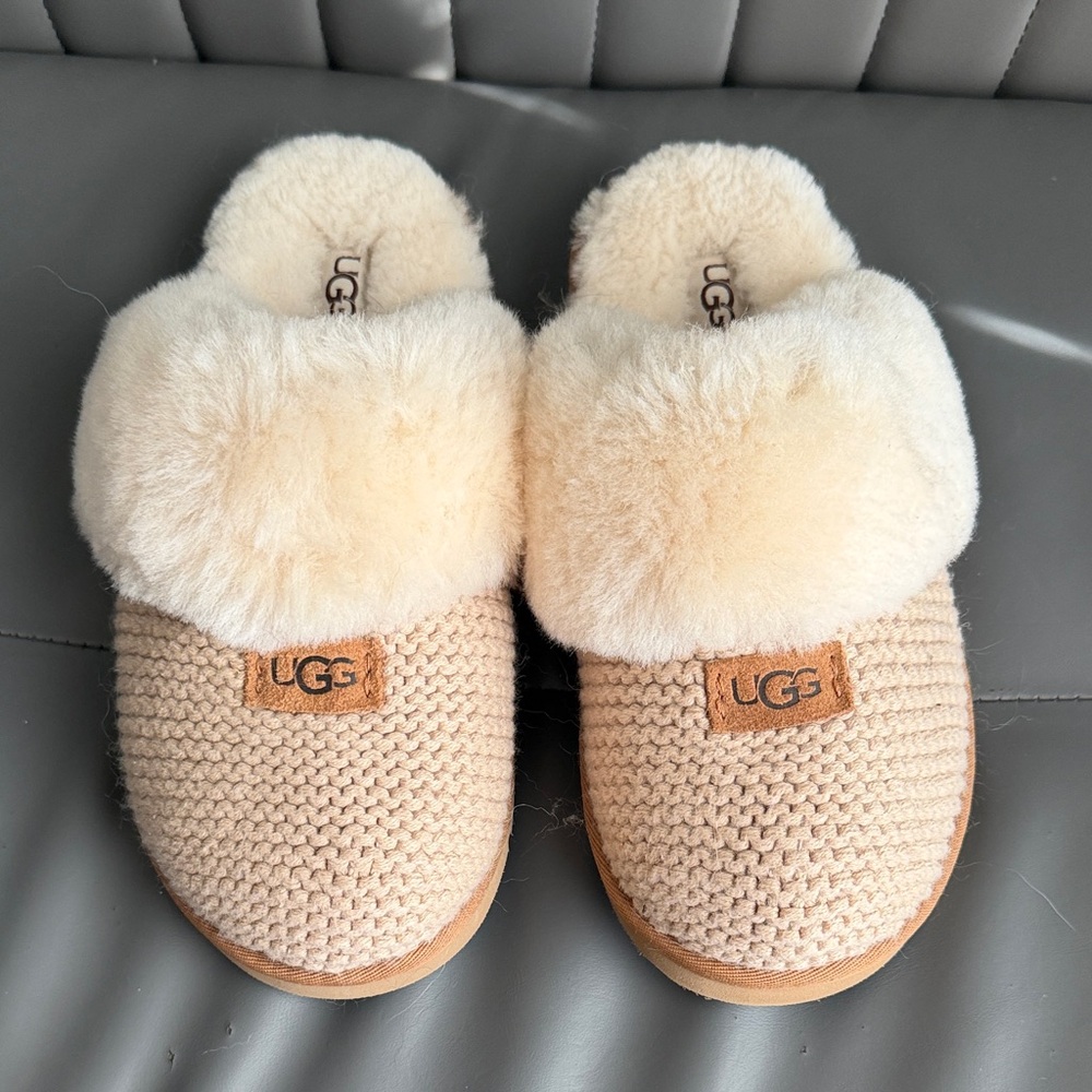 UGG Tan Knit Slippers, Lamb Fur Plush, Never Worn!
